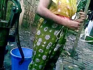 भव्य गोरा हिंदी सेक्सी मूवी एचडी फुल milf छोटे लड़के के साथ गुदा का आनंद ले रहे