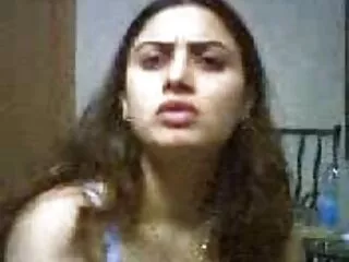 हॉट गोरा सोफे फुल हिंदी एचडी सेक्सी पर गड़बड़ हो जाता है